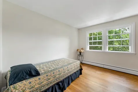 17 Longwood Drive Hampton NH 03842