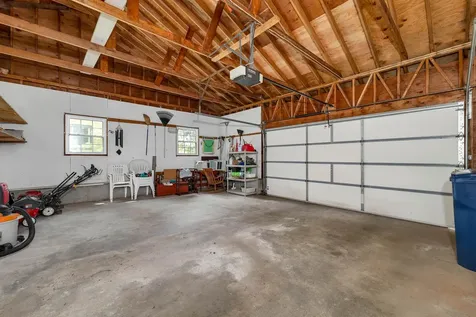 17 Longwood Drive Hampton NH 03842