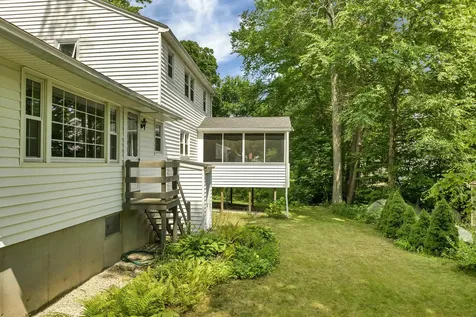 17 Longwood Drive Hampton NH 03842