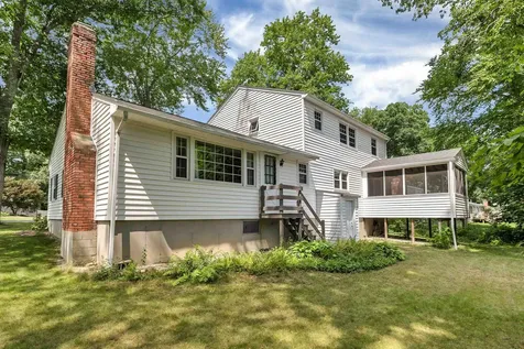 17 Longwood Drive Hampton NH 03842