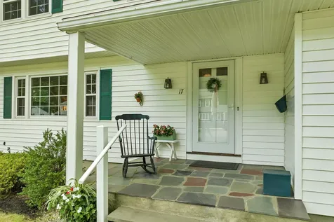 17 Longwood Drive Hampton NH 03842