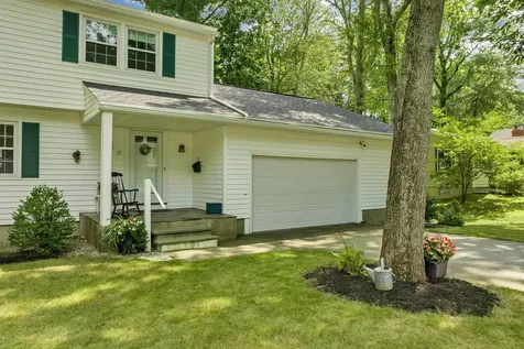 17 Longwood Drive Hampton NH 03842
