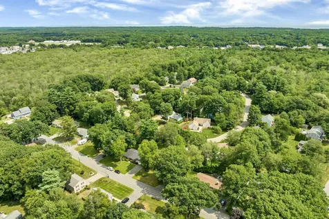17 Longwood Drive Hampton NH 03842