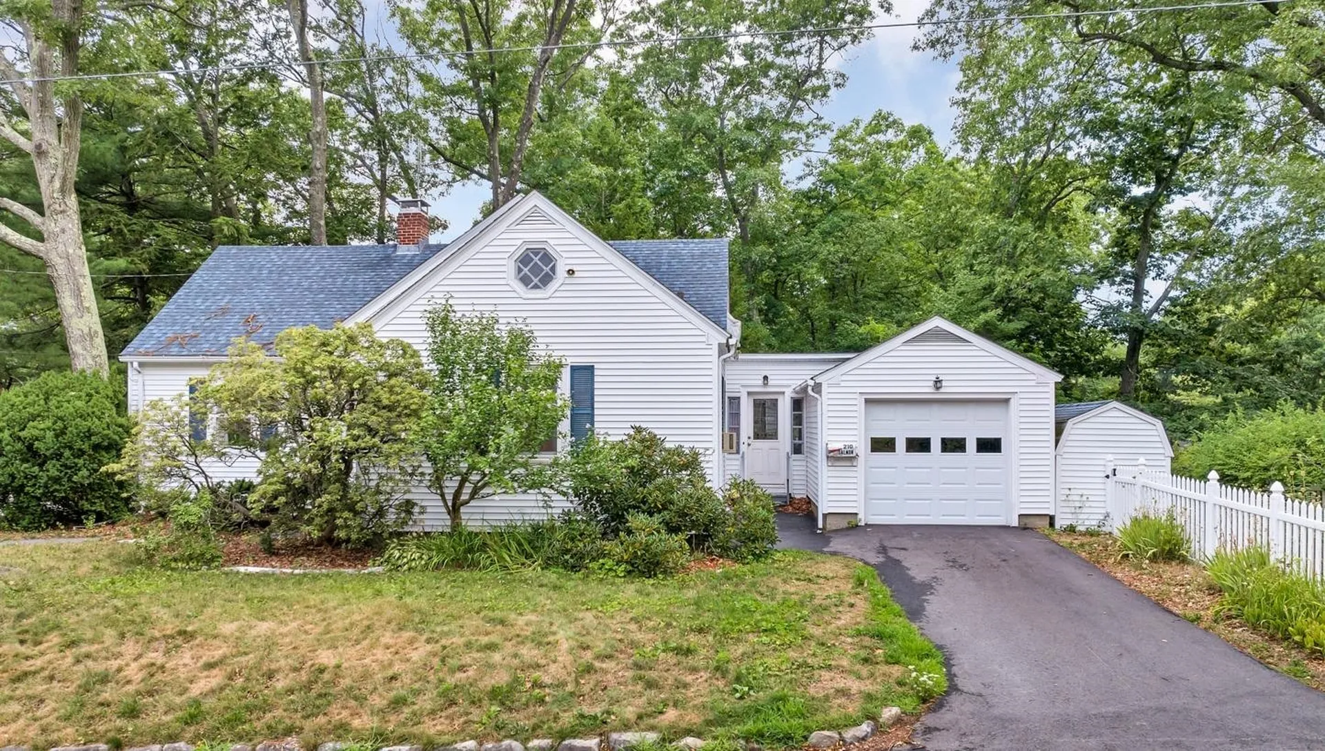 210 Salmon Street Manchester NH 03104