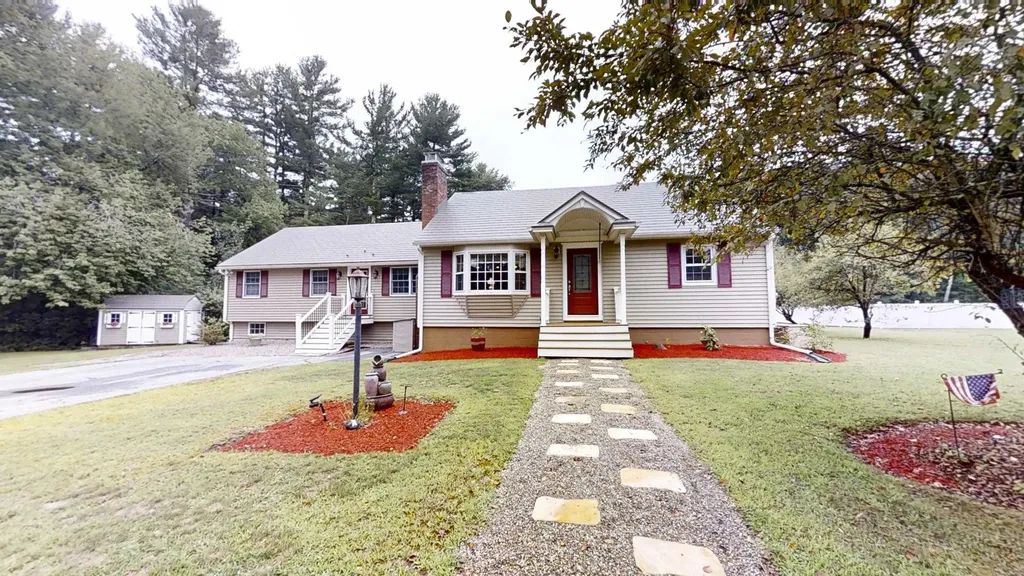 3 Michelle Avenue Pelham NH 03076
