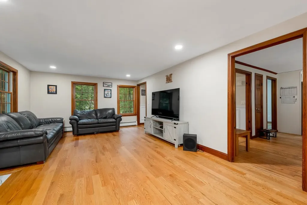 60 Buttrick Road Hampstead NH 03841