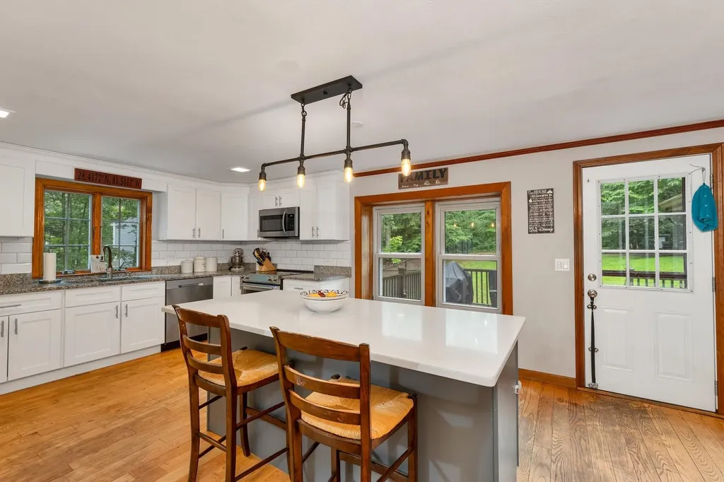 60 Buttrick Road Hampstead NH 03841