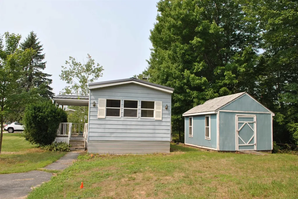 20 Country Lane Rochester NH 03867
