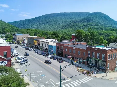 49 East Street Bristol VT 05443