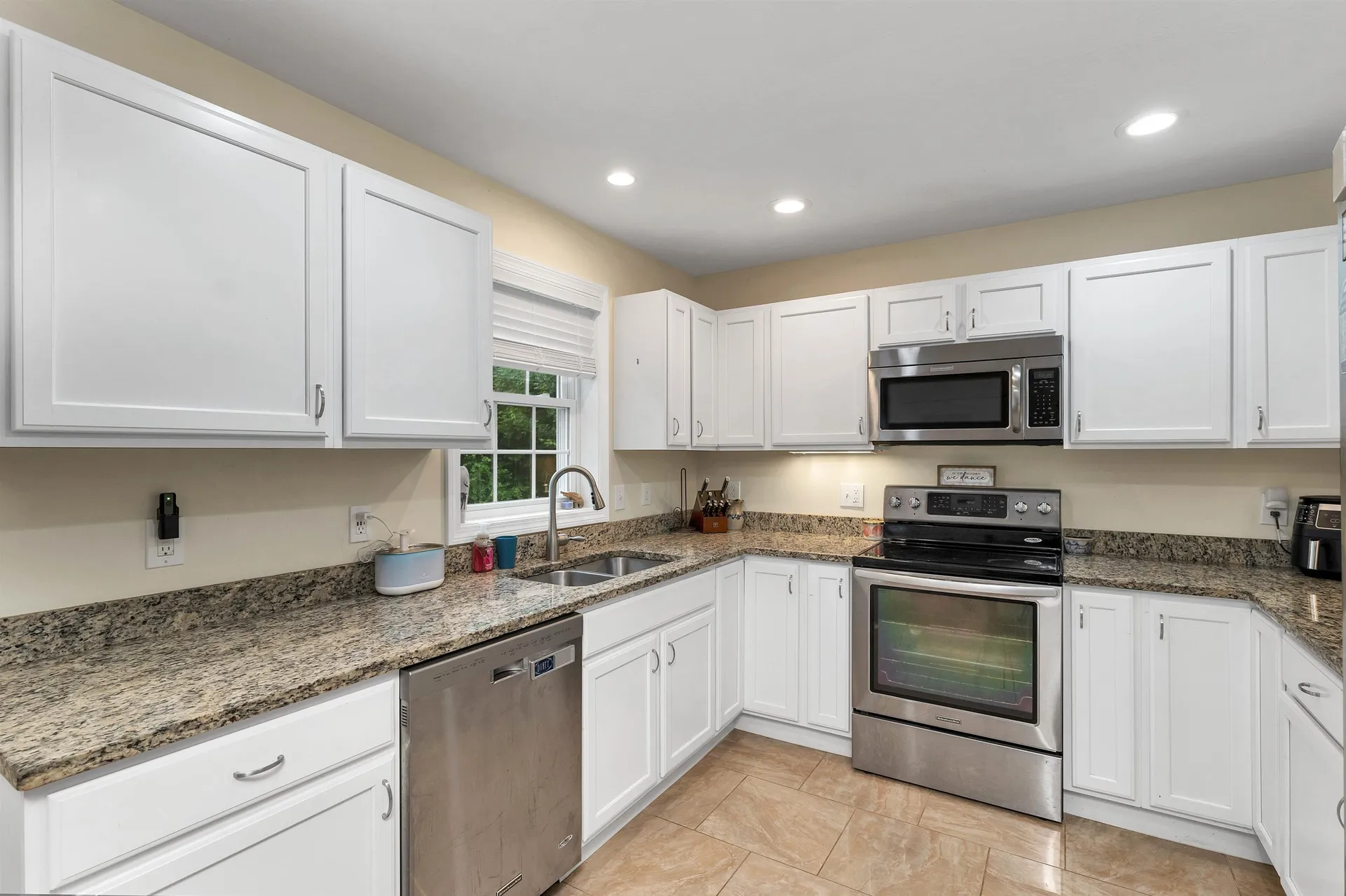 20 Linny Lane Laconia NH 03246