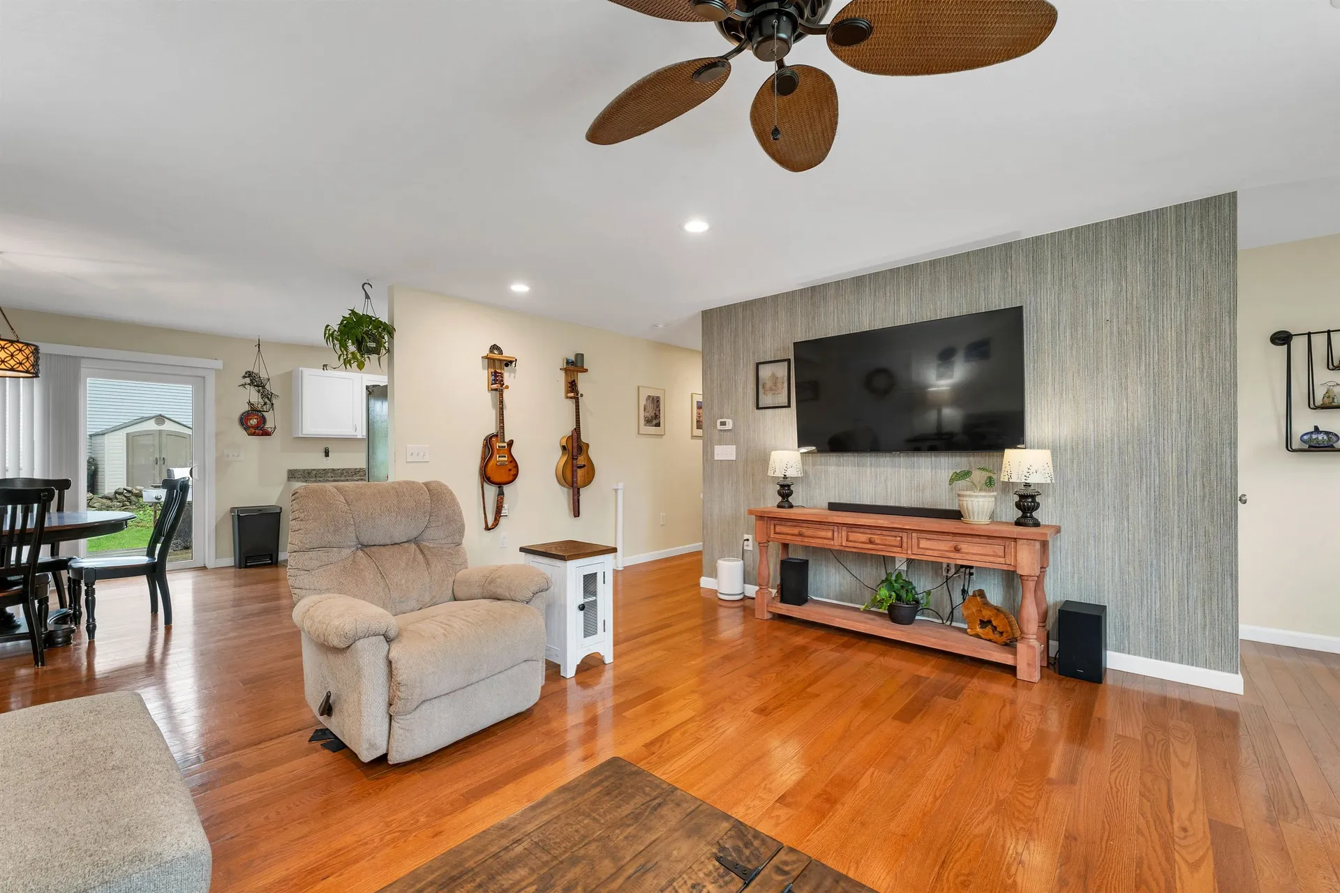 20 Linny Lane Laconia NH 03246