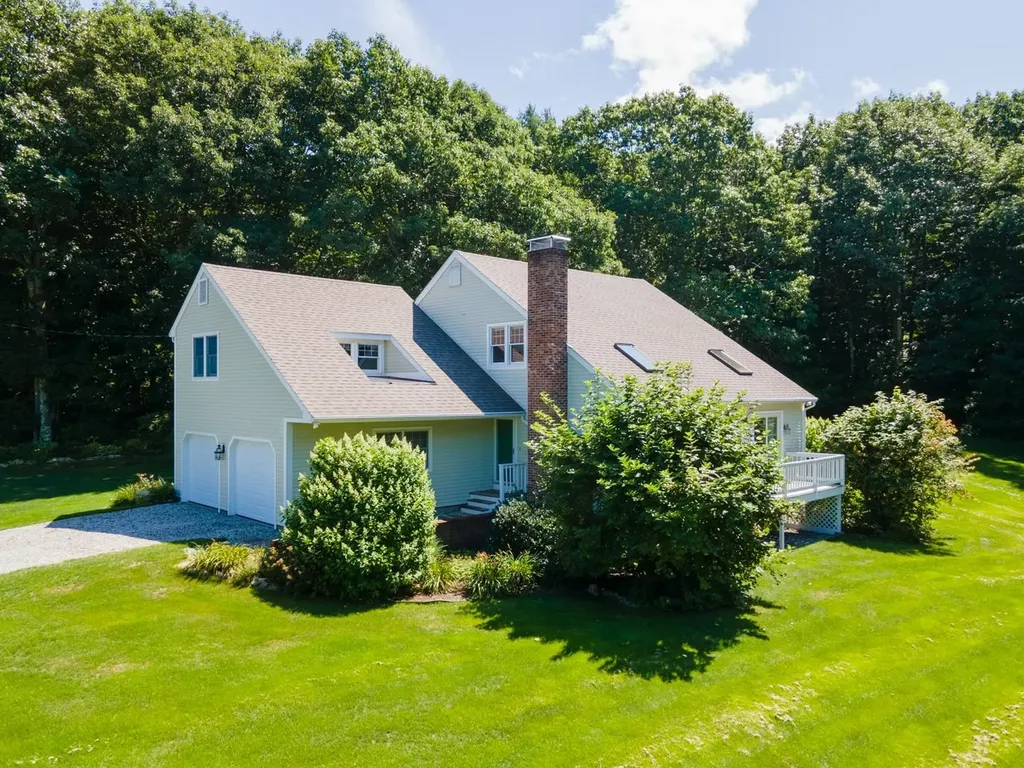 932 Cherry Valley Road Gilford NH 03249