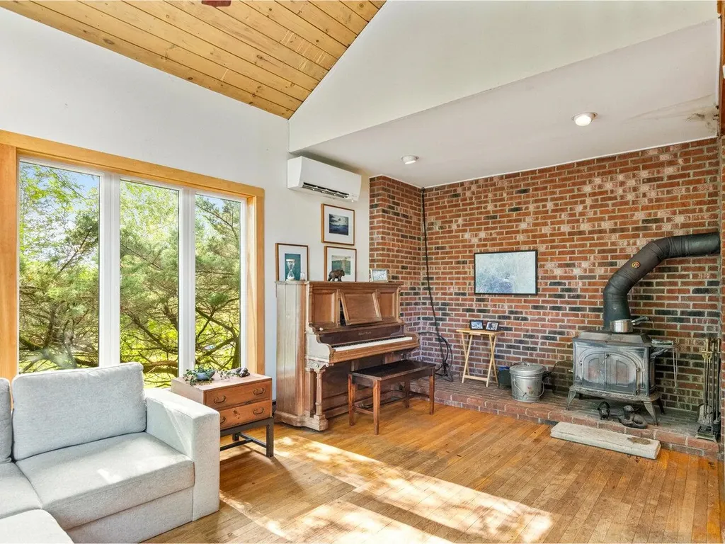 6765 Spear Street Charlotte VT 05445