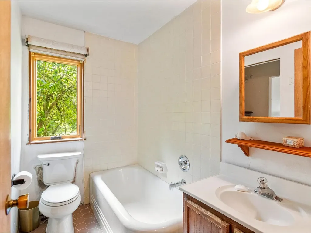 6765 Spear Street Charlotte VT 05445