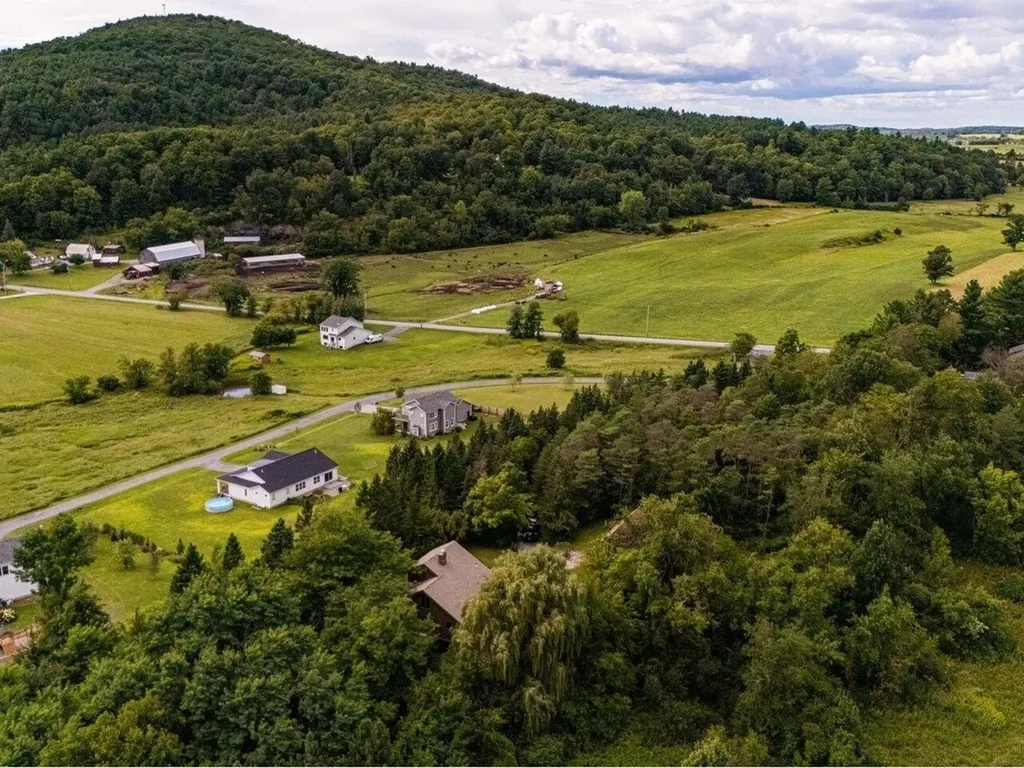 6765 Spear Street Charlotte VT 05445