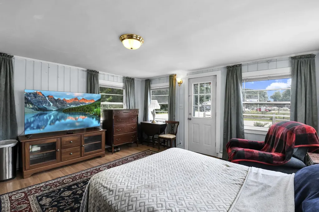 562 W Main Street Tilton NH 03276