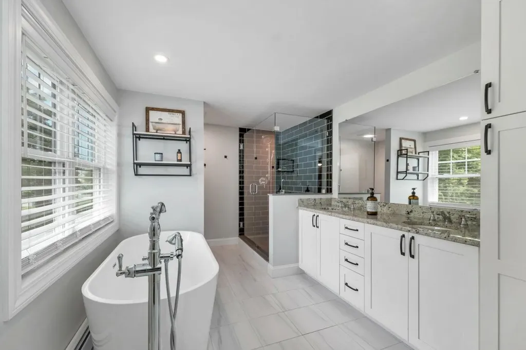 11 Goodrich Road Wolfeboro NH 03894