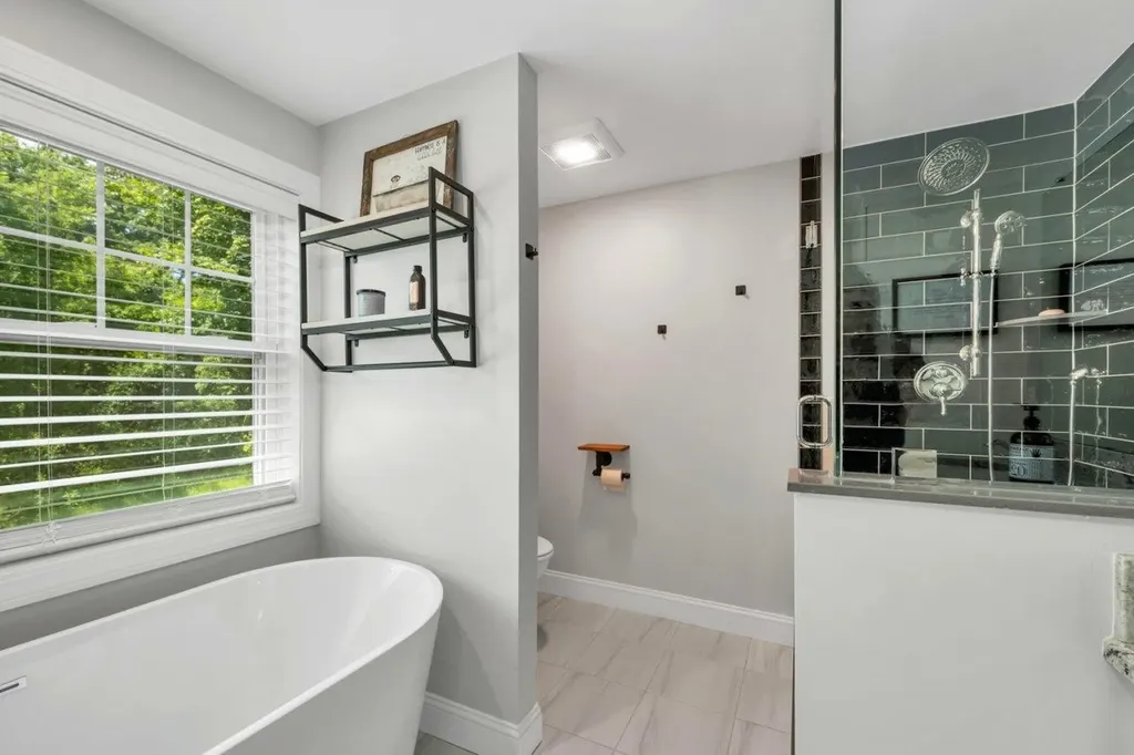 11 Goodrich Road Wolfeboro NH 03894