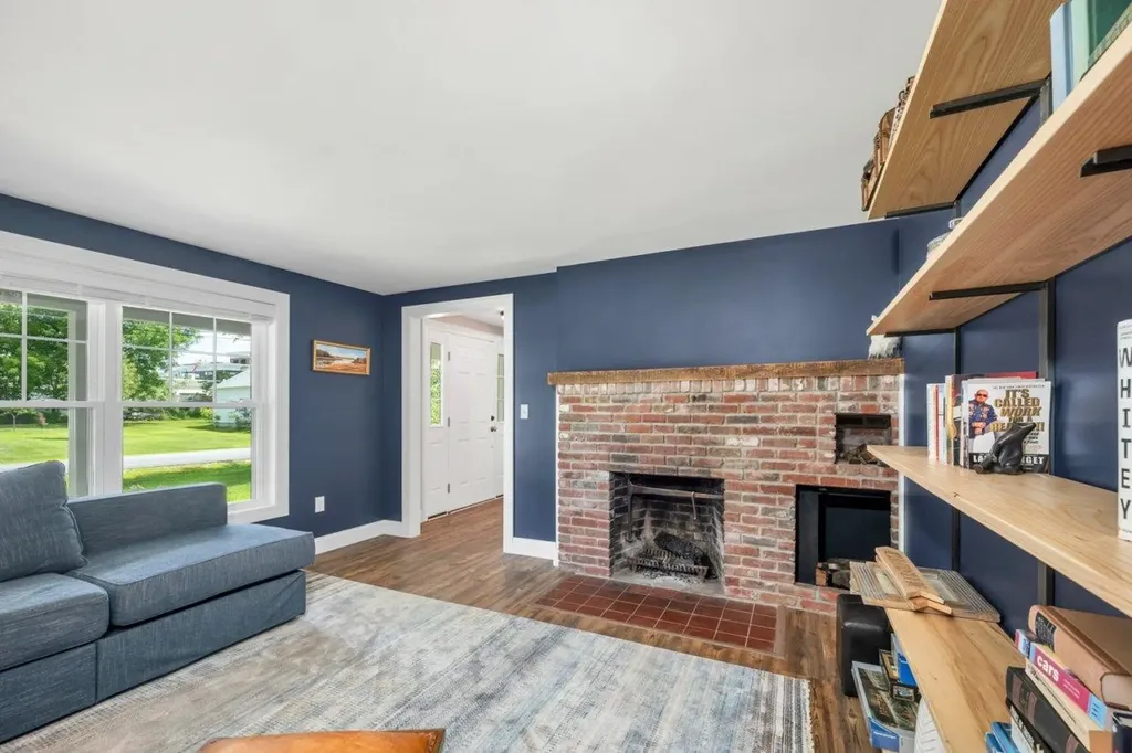 11 Goodrich Road Wolfeboro NH 03894