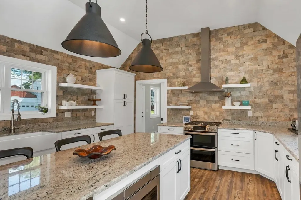 11 Goodrich Road Wolfeboro NH 03894