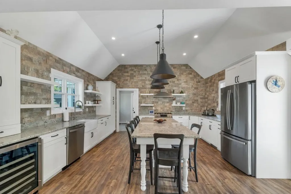 11 Goodrich Road Wolfeboro NH 03894