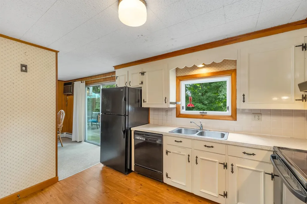 13 Lucas Street Wolfeboro NH 03894