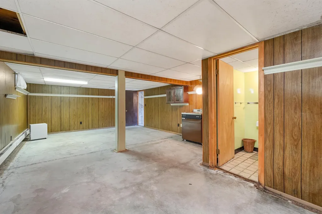 13 Lucas Street Wolfeboro NH 03894