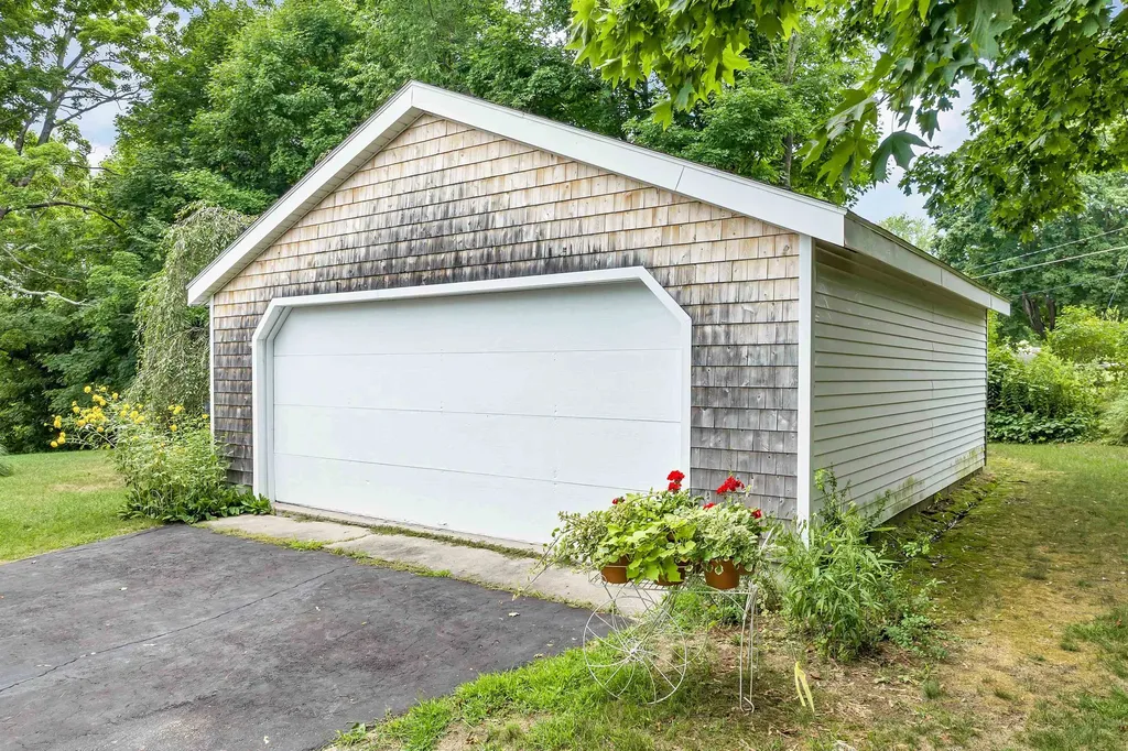 13 Lucas Street Wolfeboro NH 03894