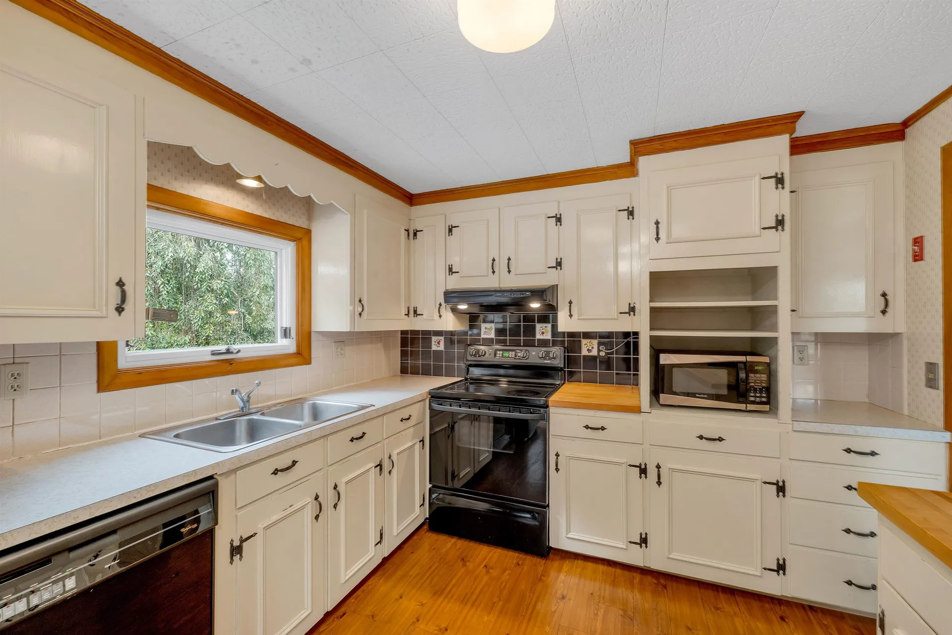 13 Lucas Street Wolfeboro NH 03894