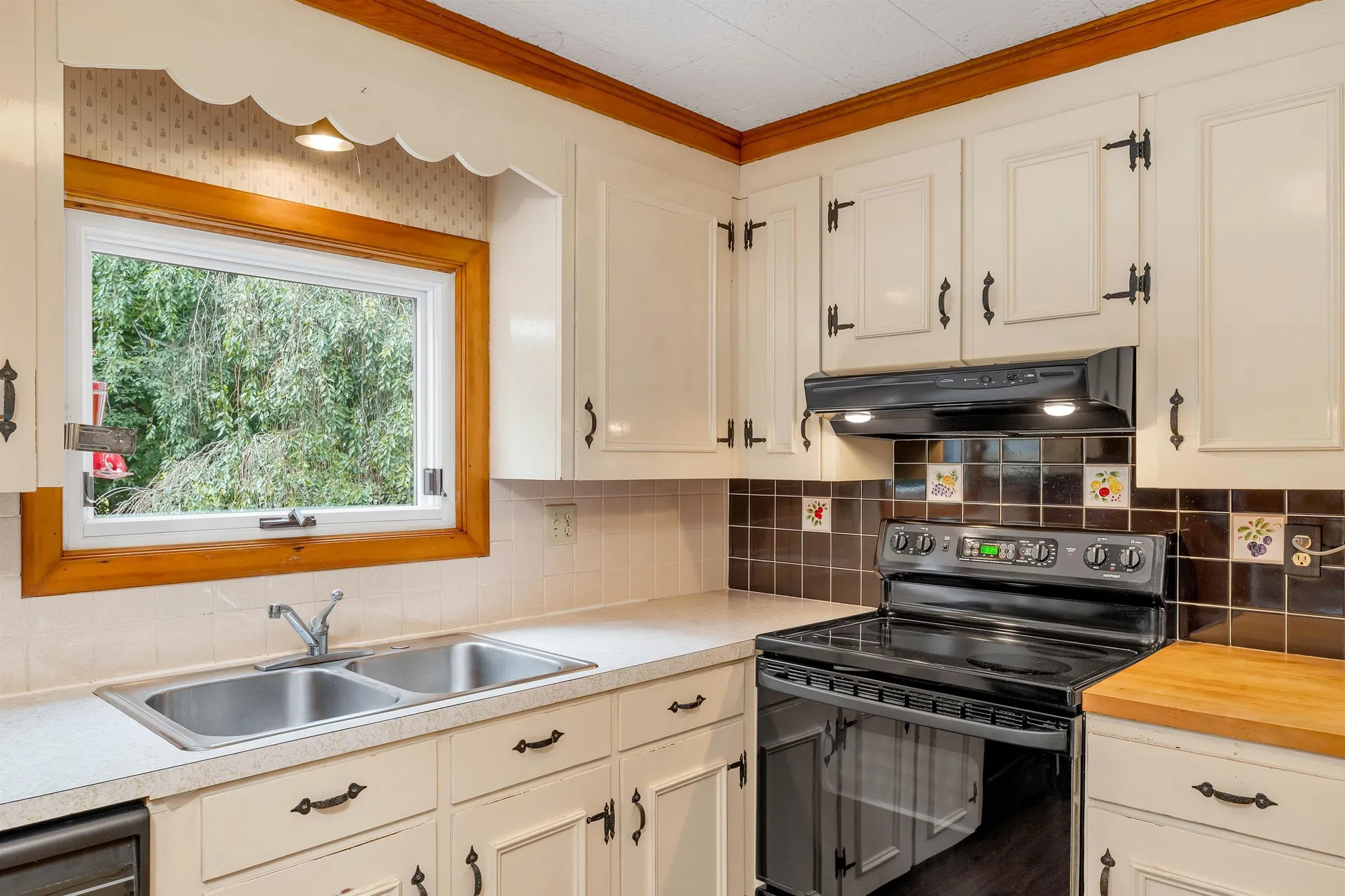 13 Lucas Street Wolfeboro NH 03894