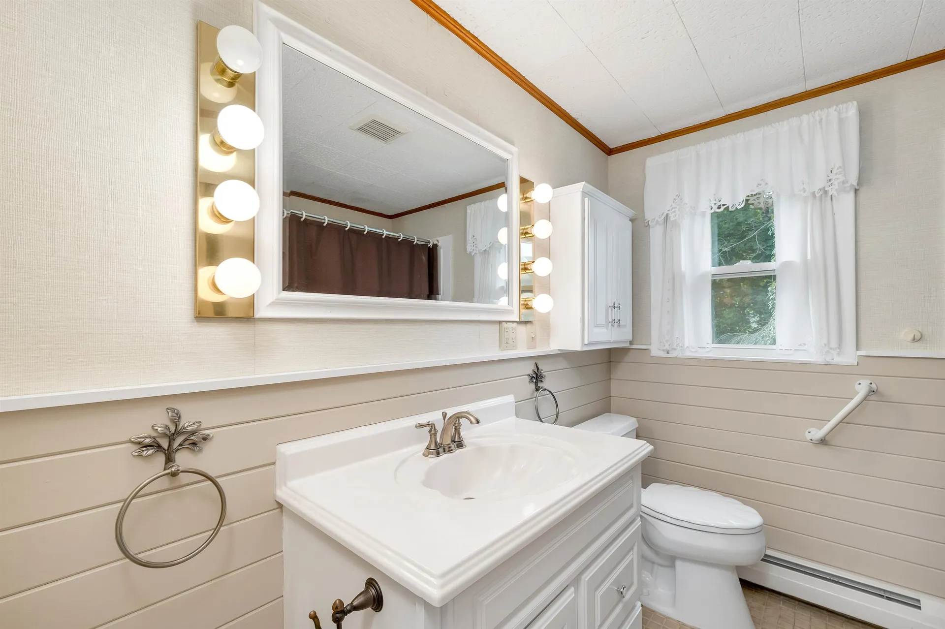 13 Lucas Street Wolfeboro NH 03894