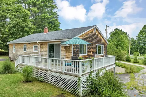 13 Lucas Street Wolfeboro NH 03894