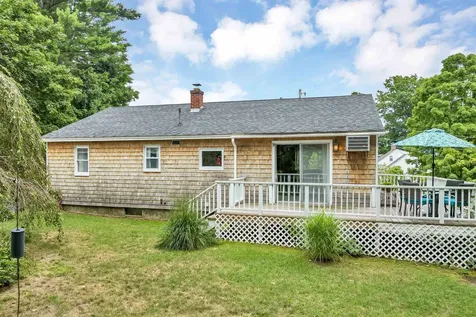 13 Lucas Street Wolfeboro NH 03894