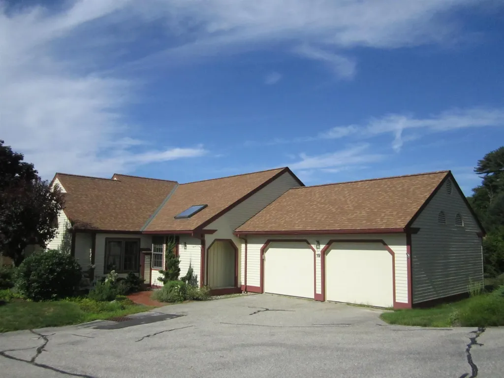19 Highland Ridge Road New London NH 03257