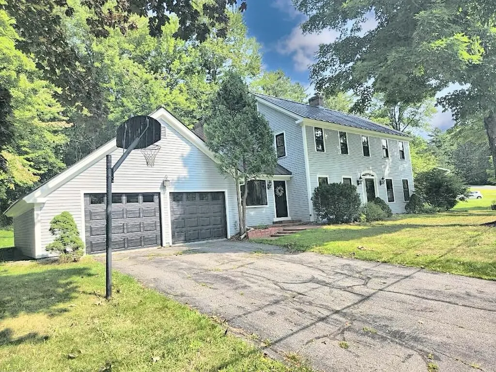 52 Ledgewood Road Claremont NH 03743