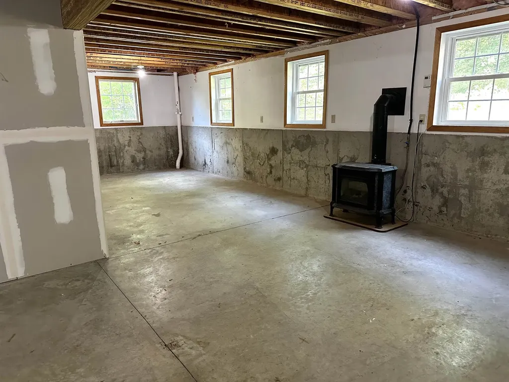 39 Dowd Lane Sunapee NH 03782