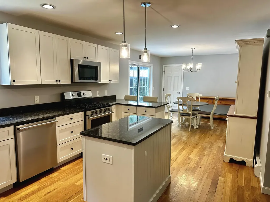 39 Dowd Lane Sunapee NH 03782