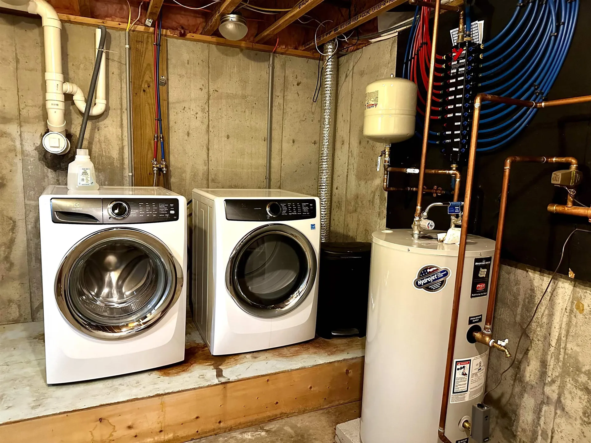 39 Dowd Lane Sunapee NH 03782