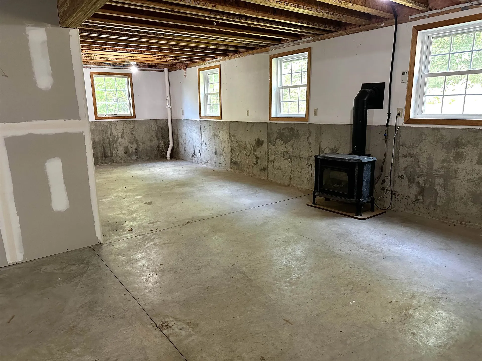 39 Dowd Lane Sunapee NH 03782