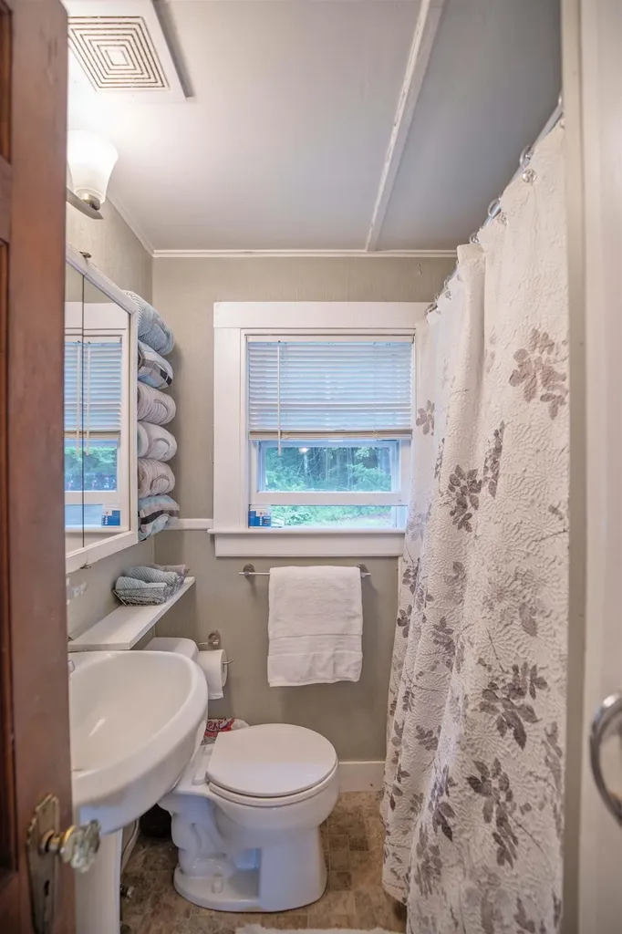 99 Wash Pond Road Hampstead NH 03841