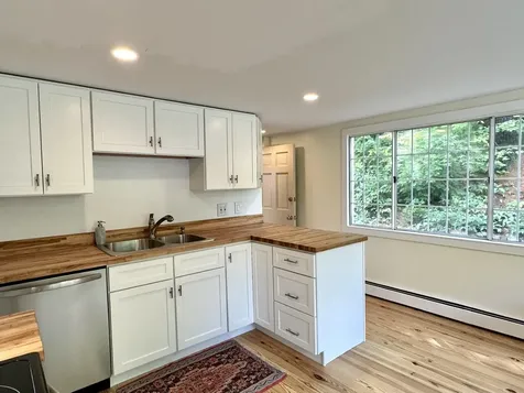 16 Shindagan Road Wilmot NH 03287