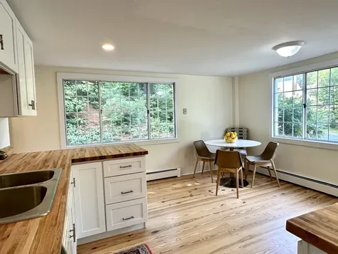 16 Shindagan Road Wilmot NH 03287