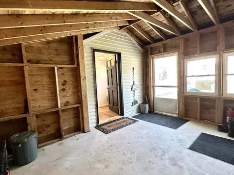 16 Shindagan Road Wilmot NH 03287