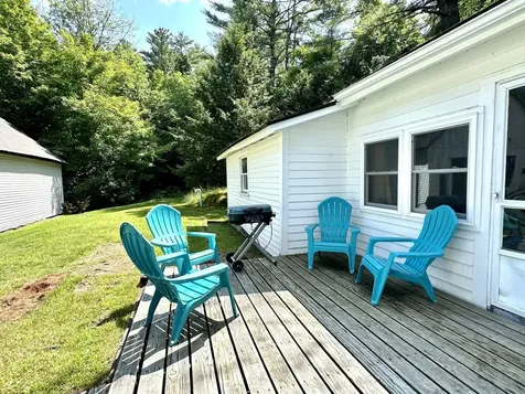 16 Shindagan Road Wilmot NH 03287