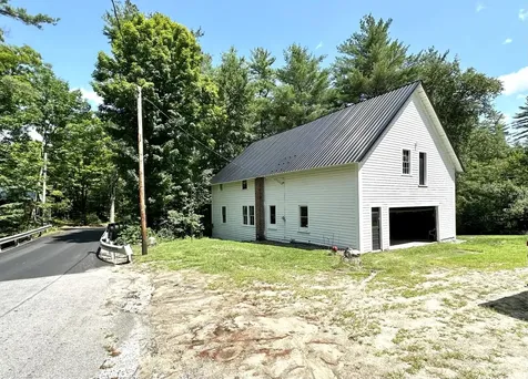16 Shindagan Road Wilmot NH 03287