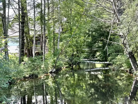 16 Shindagan Road Wilmot NH 03287