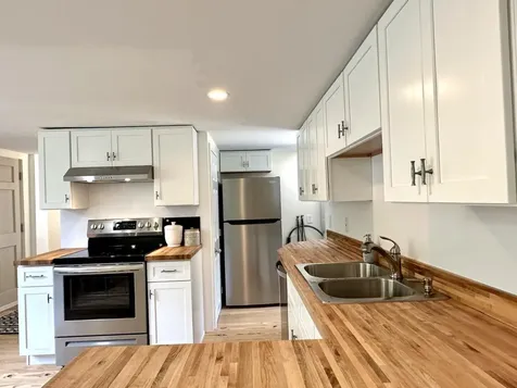 16 Shindagan Road Wilmot NH 03287