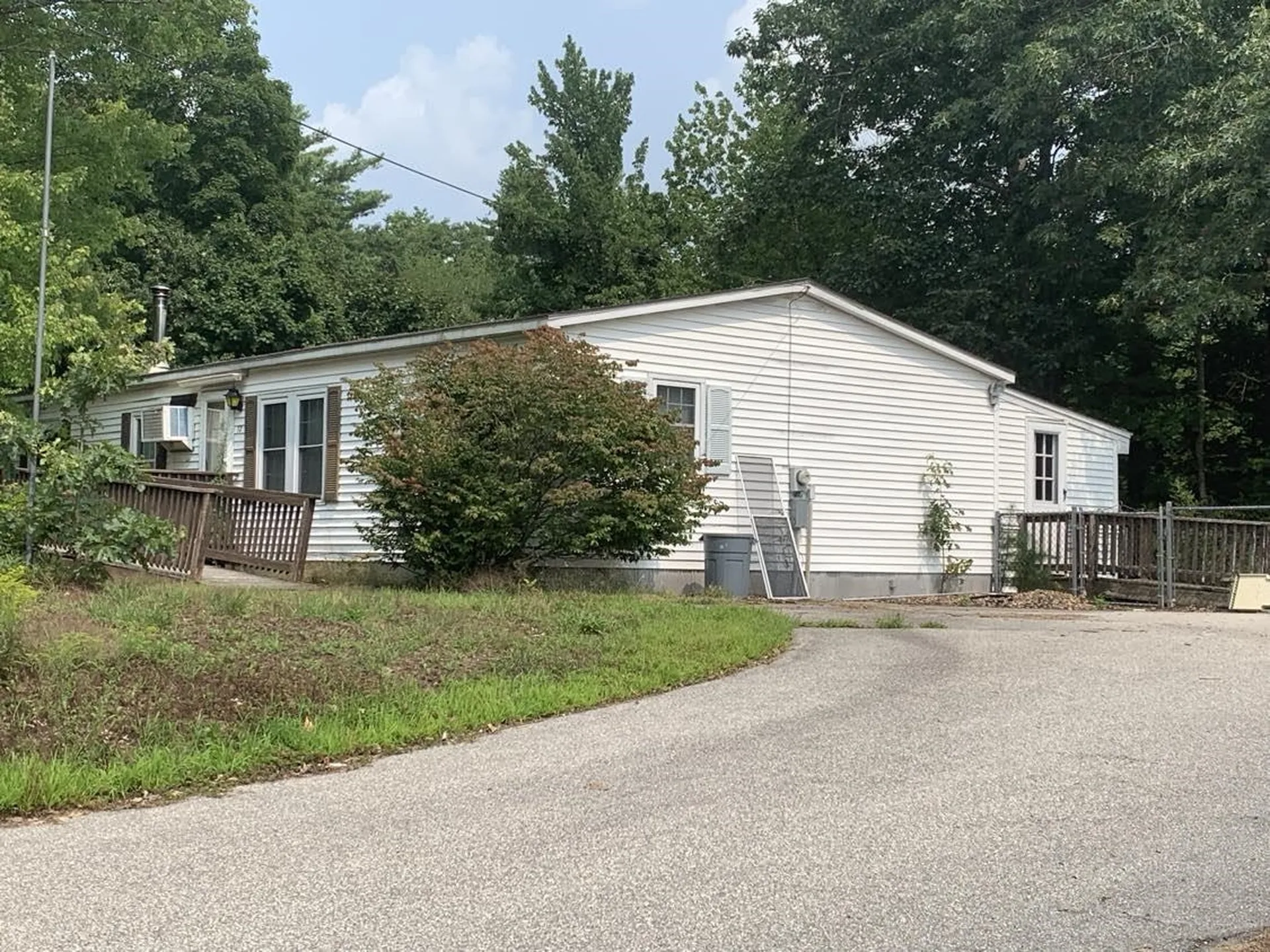 12 Clover Court Raymond NH 03077
