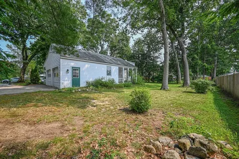 7 Seabee Street Bedford NH 03110