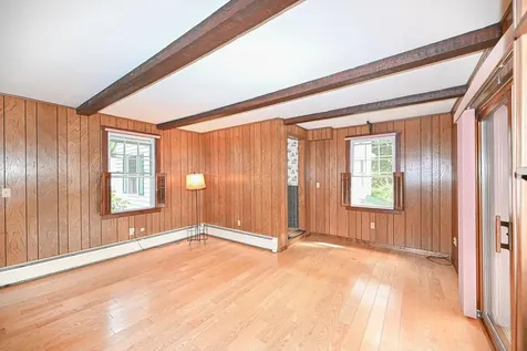 7 Seabee Street Bedford NH 03110